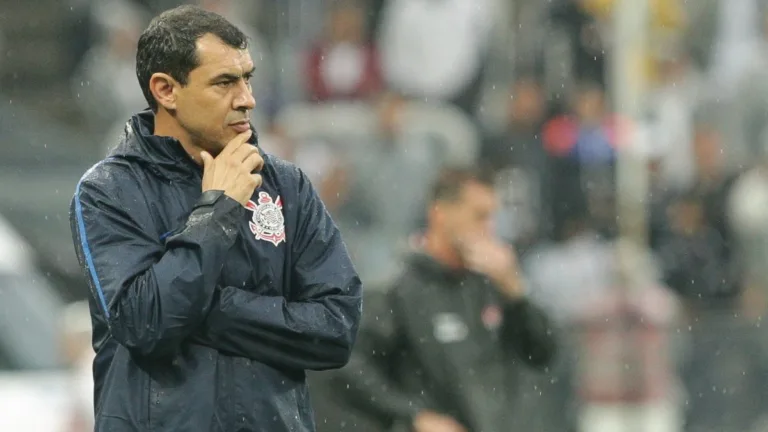 Corinthians 'sobrevive' a janela de transferências e Carille respira aliviado