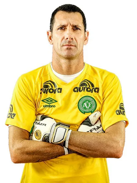 Liberado de viagem, goleiro decide encerrar a carreira pela Chapecoense