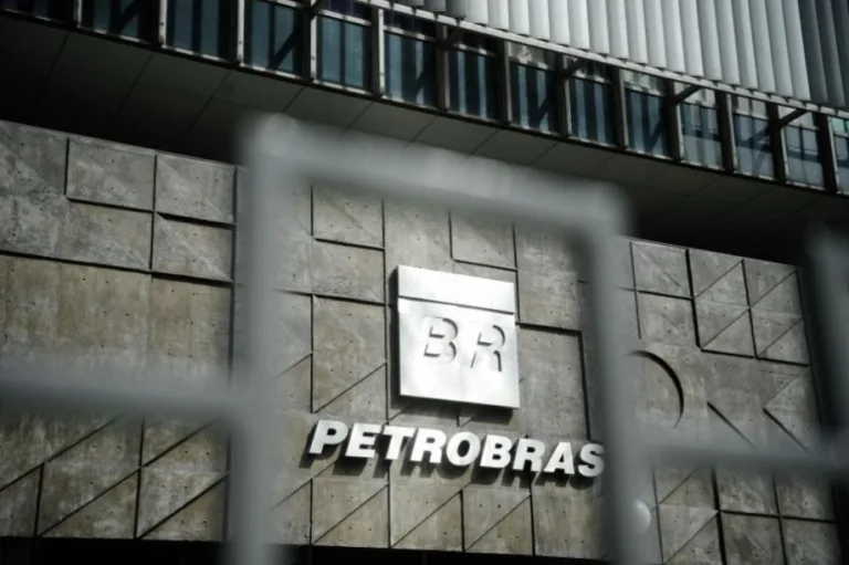 Petrobras será julgada nos EUA a partir de agosto de 2016