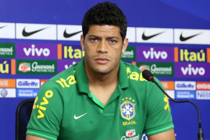 Hulk volta a acusar torcida rival de racismo no Campeonato Russo