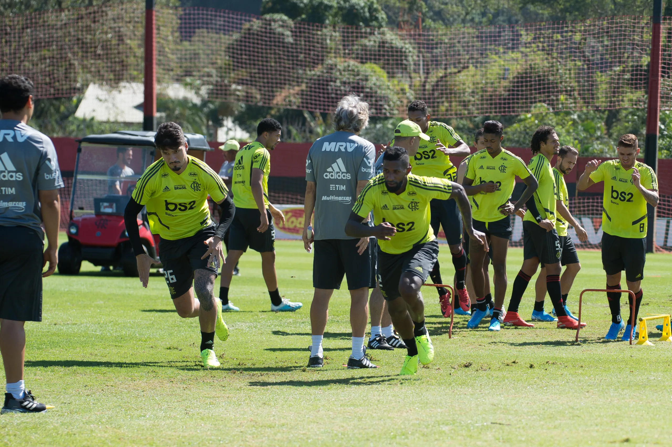 Flamengo busca manter os 100% de aproveitamento em casa diante do Grêmio