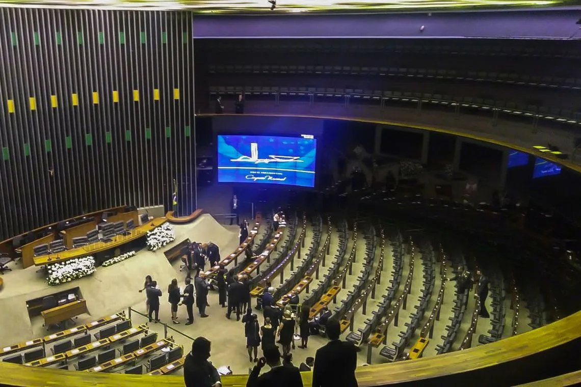 Polícia Legislativa faz uma última varredura completa do plenário da Câmara, onde ocorrerá a cerimônia de posse do presidente eleito Jair Bolsonaro.