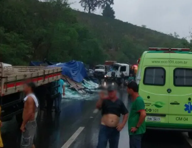 Acidente com quatro carretas deixa uma pessoa ferida na BR-101, no Sul do ES