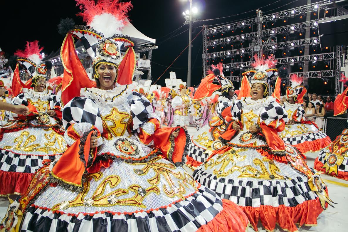 Quadra da MUG esquenta os tamborins com ensaio show