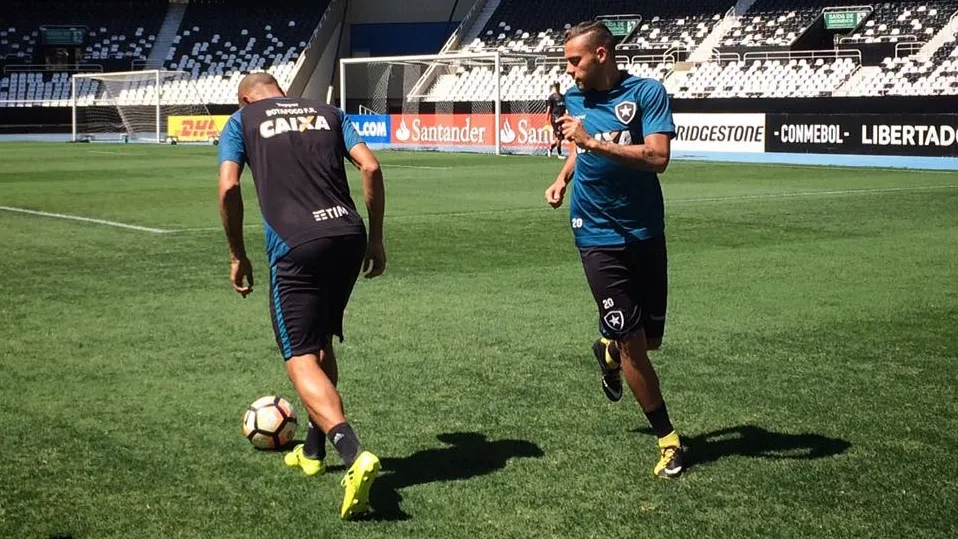 Botafogo e Grêmio apostam no mistério em duelo pelas quartas da Libertadores