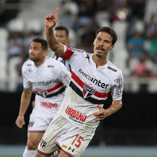 Hernanes pede São Paulo mais maduro contra o rebaixamento