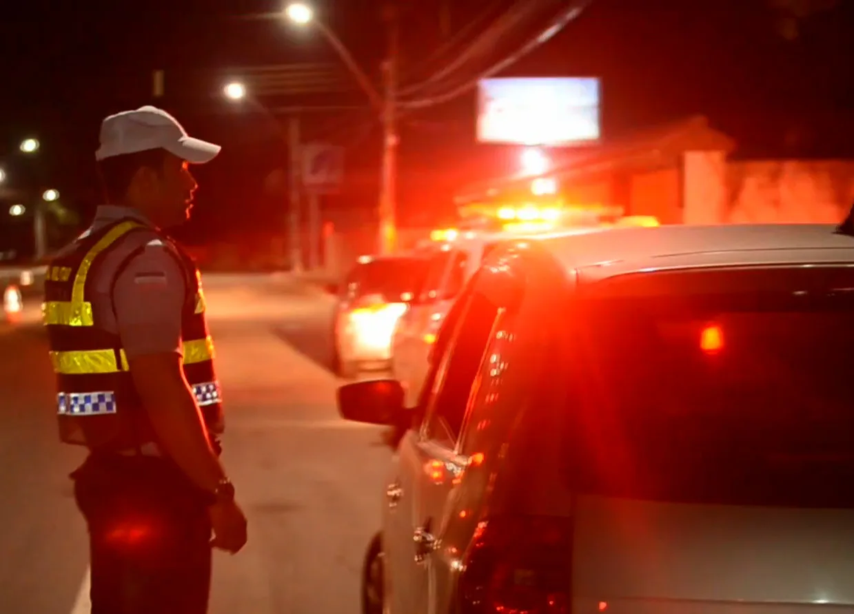 Policiais se infiltram em boates para flagrar quem bebe e dirige no Espírito Santo