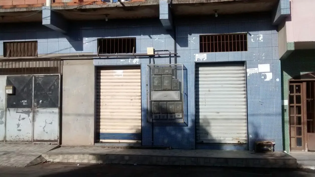 Amigos são baleados dentro de bar em Cariacica