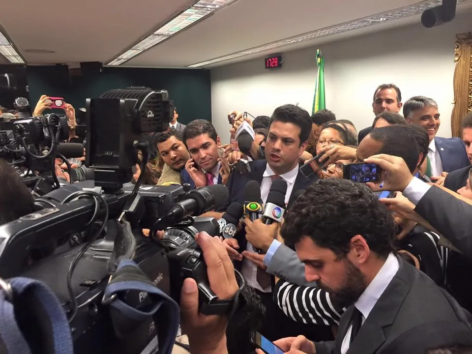 Líder que não tem apoio de 2/3 dos deputados não pode comandar bancada, diz Motta