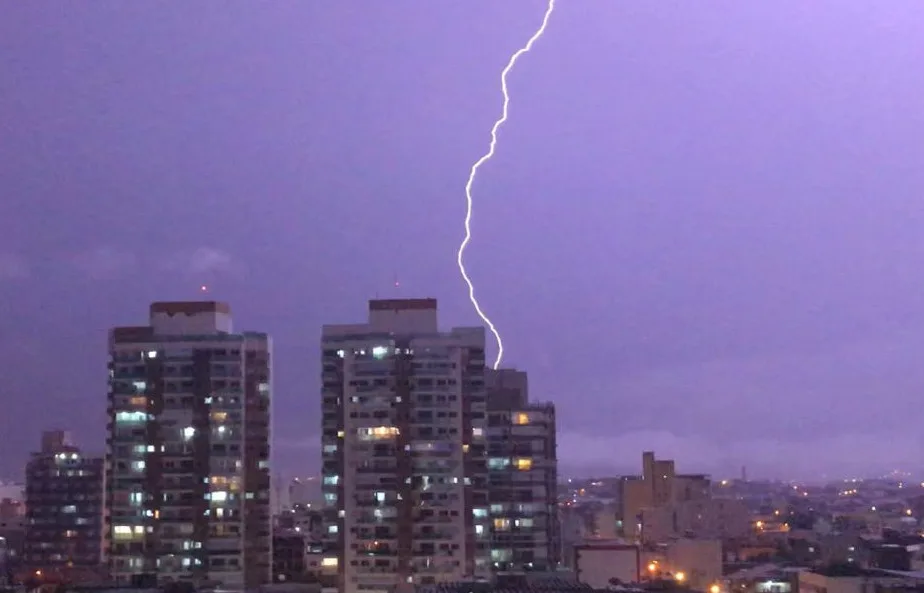 Alerta de chuva forte e tempestade de raios para o ES nesta quinta-feira