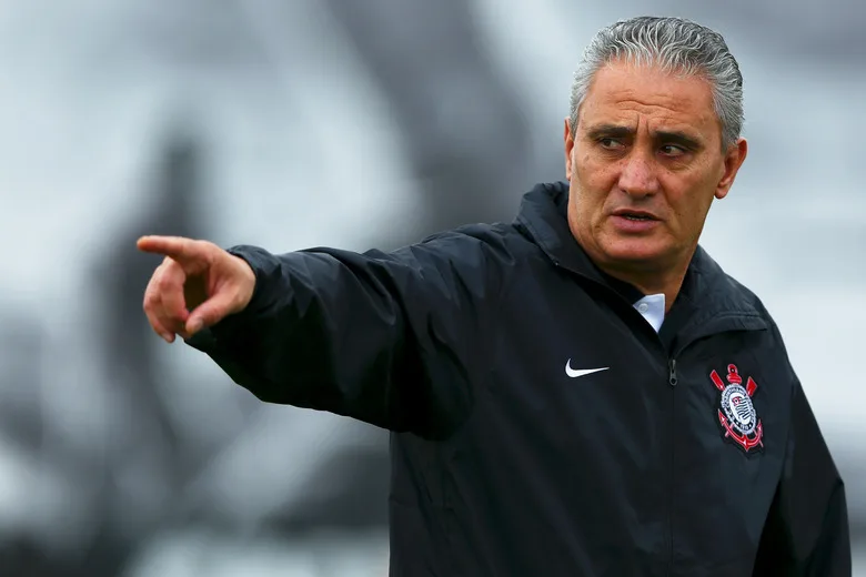 SP – FUTEBOL/ CORINTHIANS/ TREINO – ESPORTES – Tite, tecnico do Corinthians, durante o treino para partida contra Atlético-MG pela vigésima sexta rodada do Campeonato Brasileiro 2013. – CT Joaquim Grava- Foto: Wagner Carmo