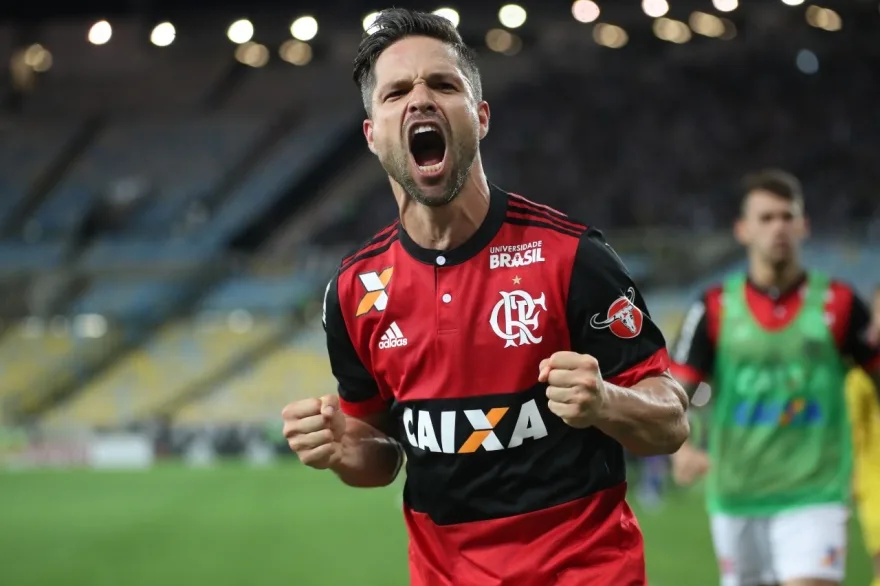 Com gol de Diego, Flamengo derrota o Botafogo e vai à final da Copa do Brasil