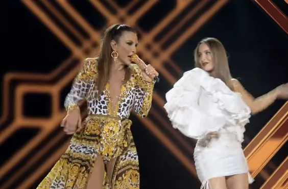 Claudia Leitte é comparada com Ivete Sangalo e rebate: 'História boba'