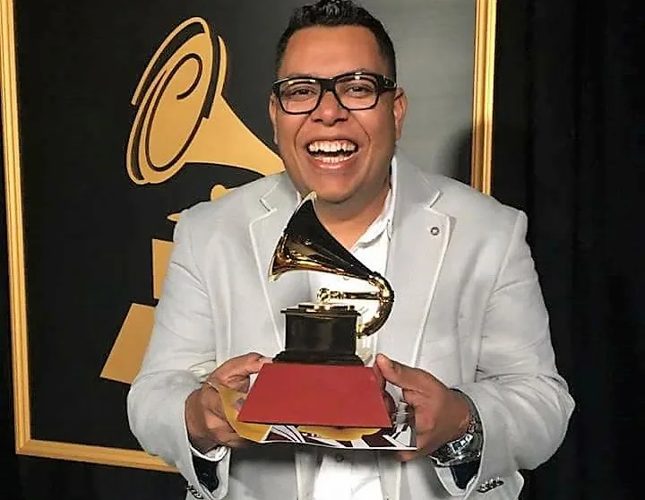 Cachoeirense Anderson Freire conquista o Grammy Latino 2016 de melhor álbum