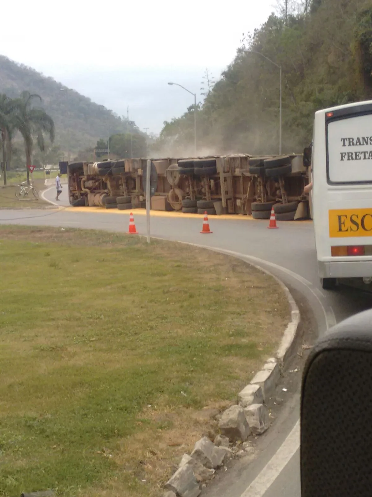 Acidentes deixam trânsito complicado no domingo do capixaba