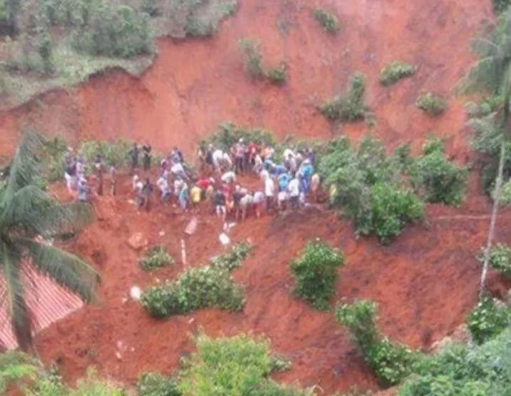 Três mortos e quatro feridos em deslizamento de terra na divisa do ES com MG