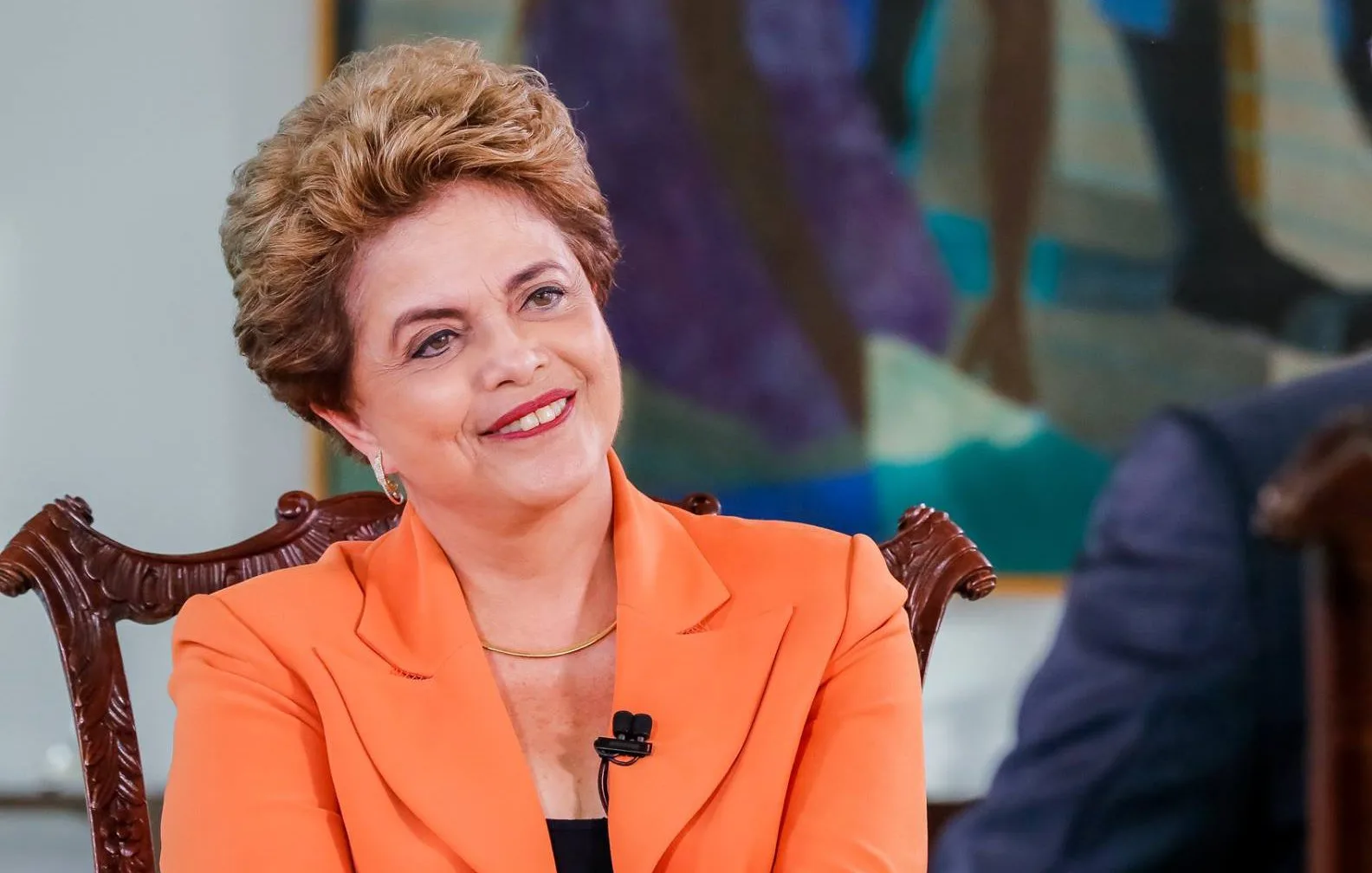 Aliados de Dilma vão apresentar 11 questões de ordem para suspender sessão