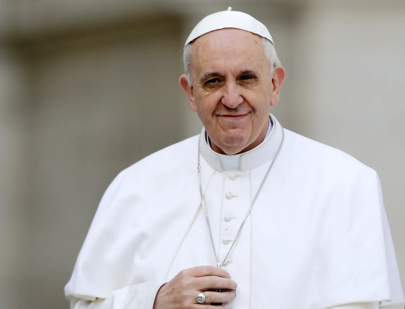 Em mensagem a devotos de Nossa Senhora, papa pede benção aos desempregados