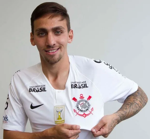 Sem camisa 9, Corinthians aposta em Gustavo Mosquito como principal atacante