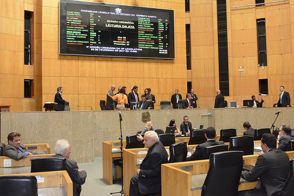 Vetos do governo a projetos de deputados esquentam o clima na Ales