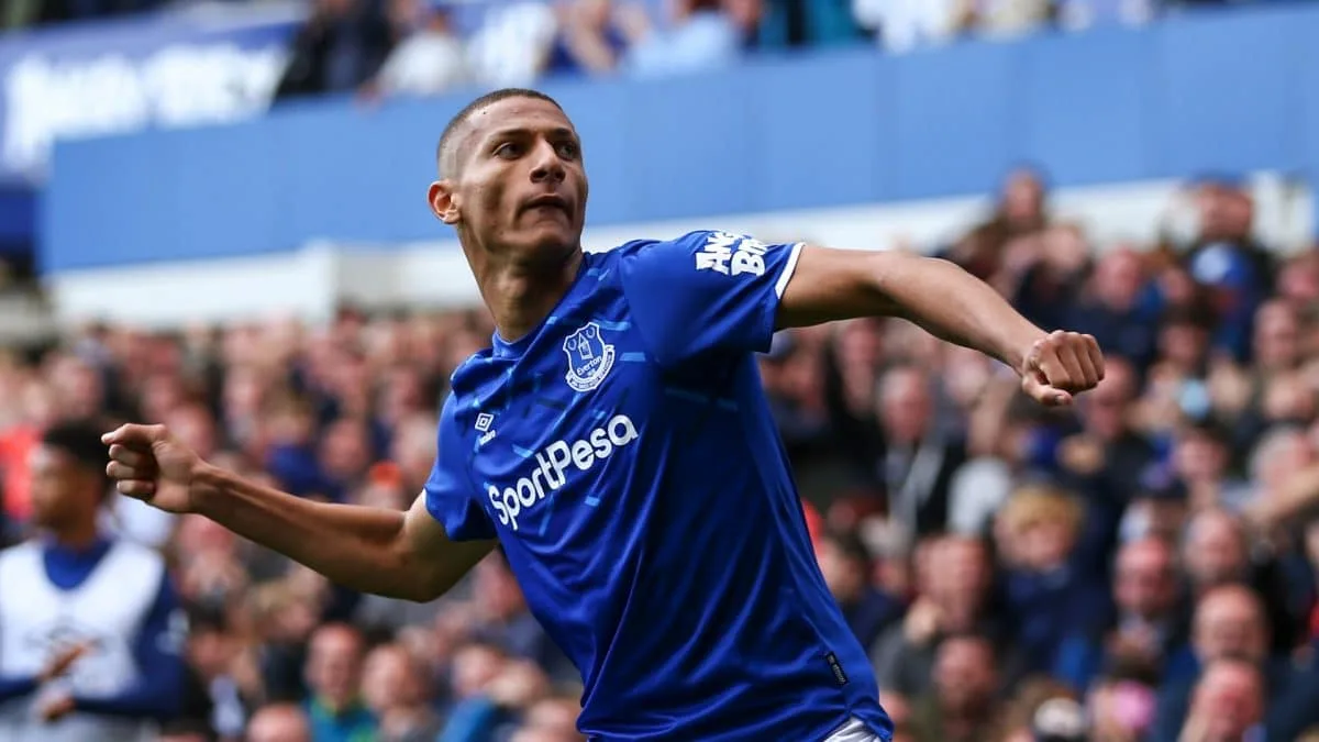 Richarlison apoia atletas gays a se assumirem: 'Devem ser tratados com respeito'