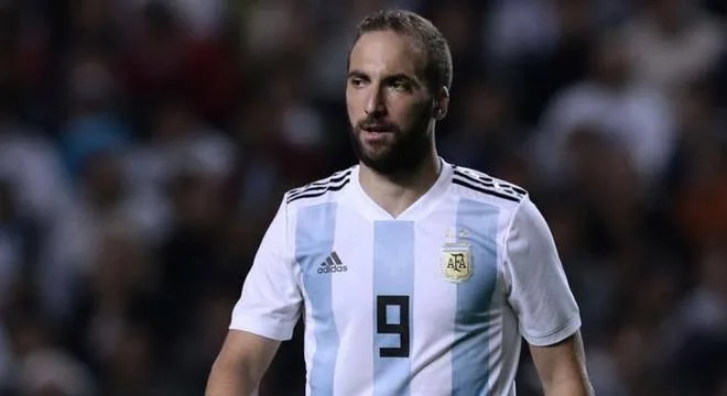 Higuaín acerta contrato com time de Beckham nos Estados Unidos