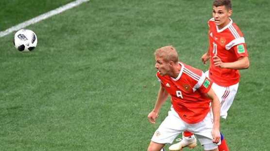 Rússia goleia Arábia Saudita por 5 a 0 na abertura da Copa