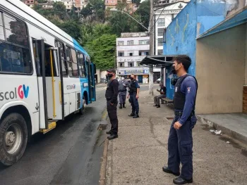 Forças de segurança realizam operação de fiscalização em pontos de grande circulação de Vitória