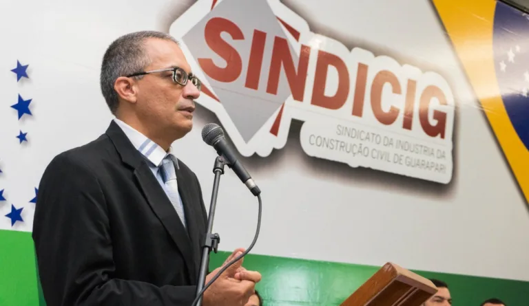 Presidente reeleito do Sindicig é empossado e diz que ampliará parcerias