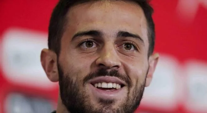 Bernardo Silva sobre CR7: 'Só ouvir e ajudar, porque é o melhor do mundo'