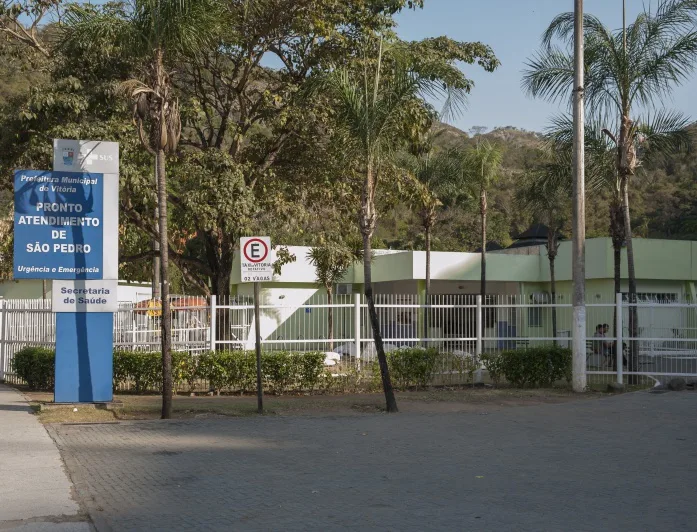 Fachada do pronto atendimento e do Centro Municipal de especialidades de São Pedro