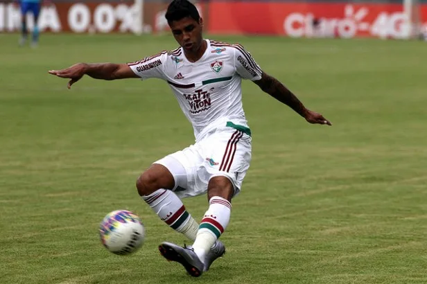 Após voltar a atuar por 90 minutos, Giovanni celebra boa forma no Fluminense