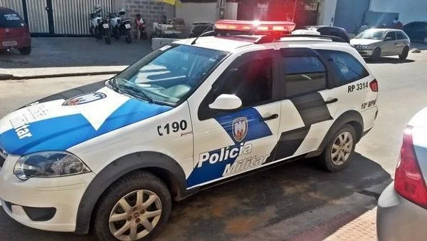 Homem é preso ao tentar matar a própria mãe por estrangulamento