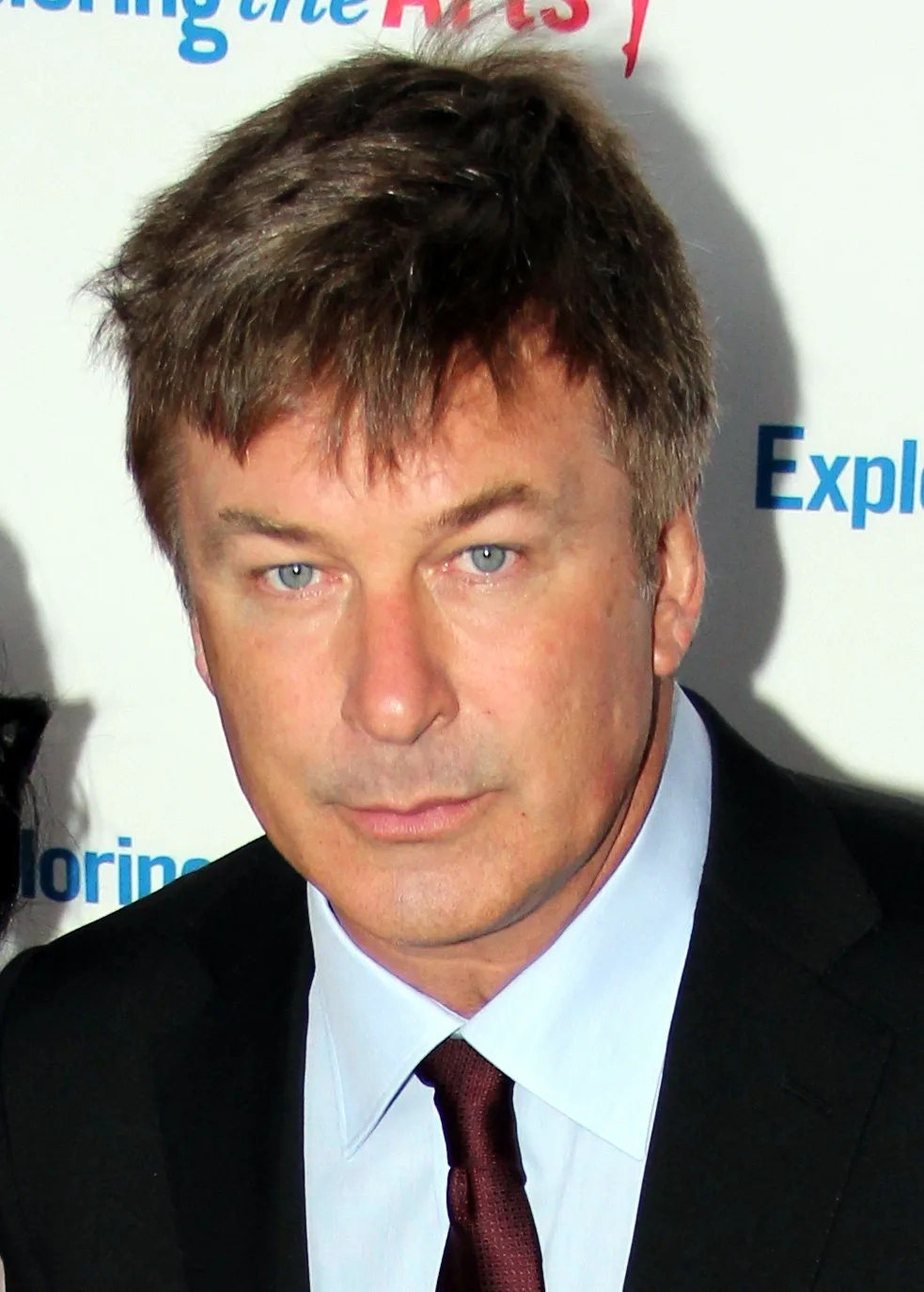 Alec Baldwin briga por vaga de estacionamento e vai para curso de controle de raiva