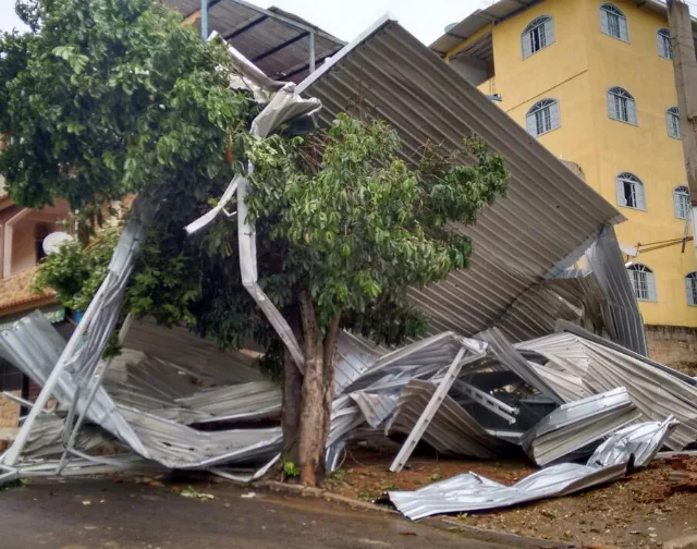 Chuva deixa mais de 900 casas destruídas e moradores desabrigados no Estado