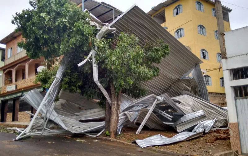 Chuva deixa mais de 900 casas destruídas e moradores desabrigados no Estado