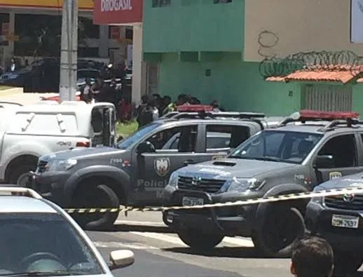 Uma hora de terror em VV: reféns liberados e bandidos presos após tentativa de assalto a farmácia