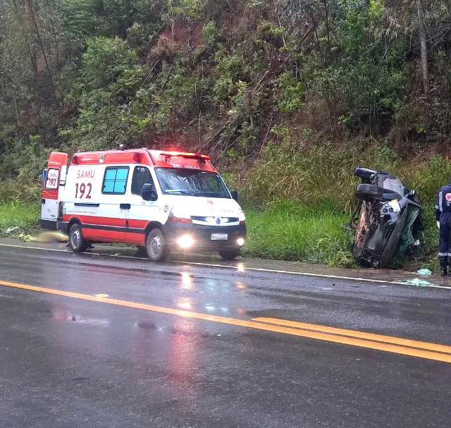 Caminhoneiro morre após capotamento em Marechal Floriano