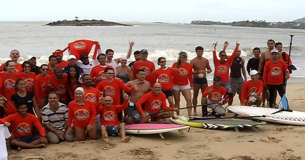 Maratona aquática é atração na Praia de Camburi