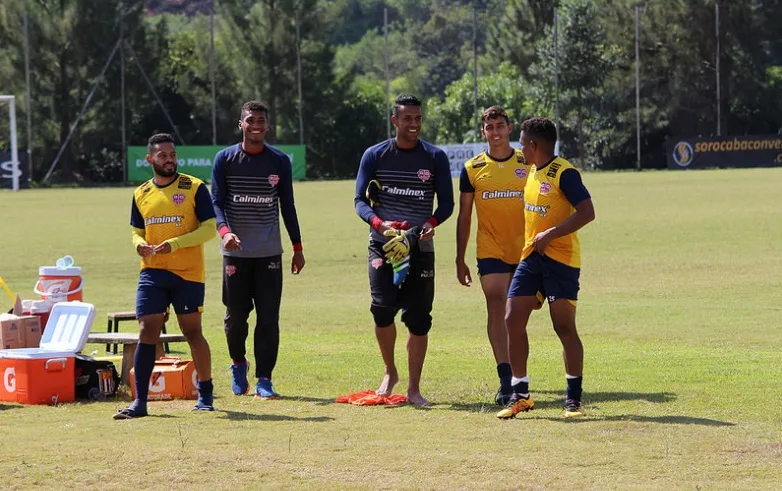 Fernando Diniz cita Leicester como exemplo para o Audax