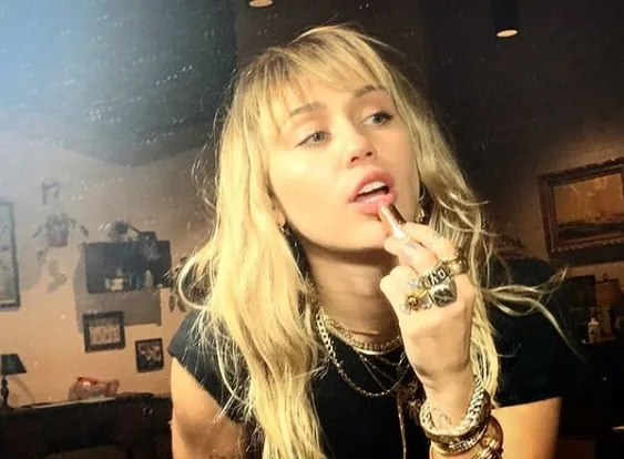 Lollapalooza: Miley Cyrus diz que fará show em homenagem a Taylor Hawkins