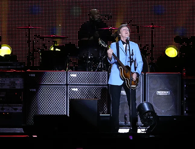 “Boa noite, capixabas!”: Paul McCartney saúda o Espírito Santo em show histórico que reuniu 34 mil