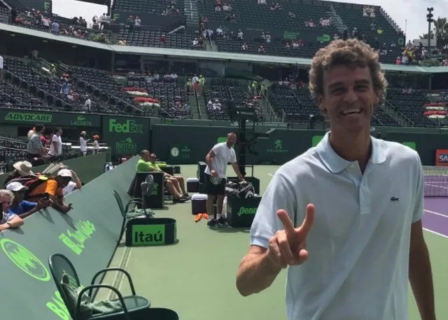 Chefe da Federação Francesa de Tênis exalta Guga: 'É uma lenda de Roland Garros'