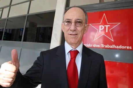 ADFALCAO011 BSB – 29/04/2011 – PT / DIRETÓRIO – NACIONAL – Novo presidente do PT Rui Falcão durante reunião da Diretório Nacional do PT, na sede Nacional do PT, em Brasília. FOTO: ANDRE DUSEK/AE