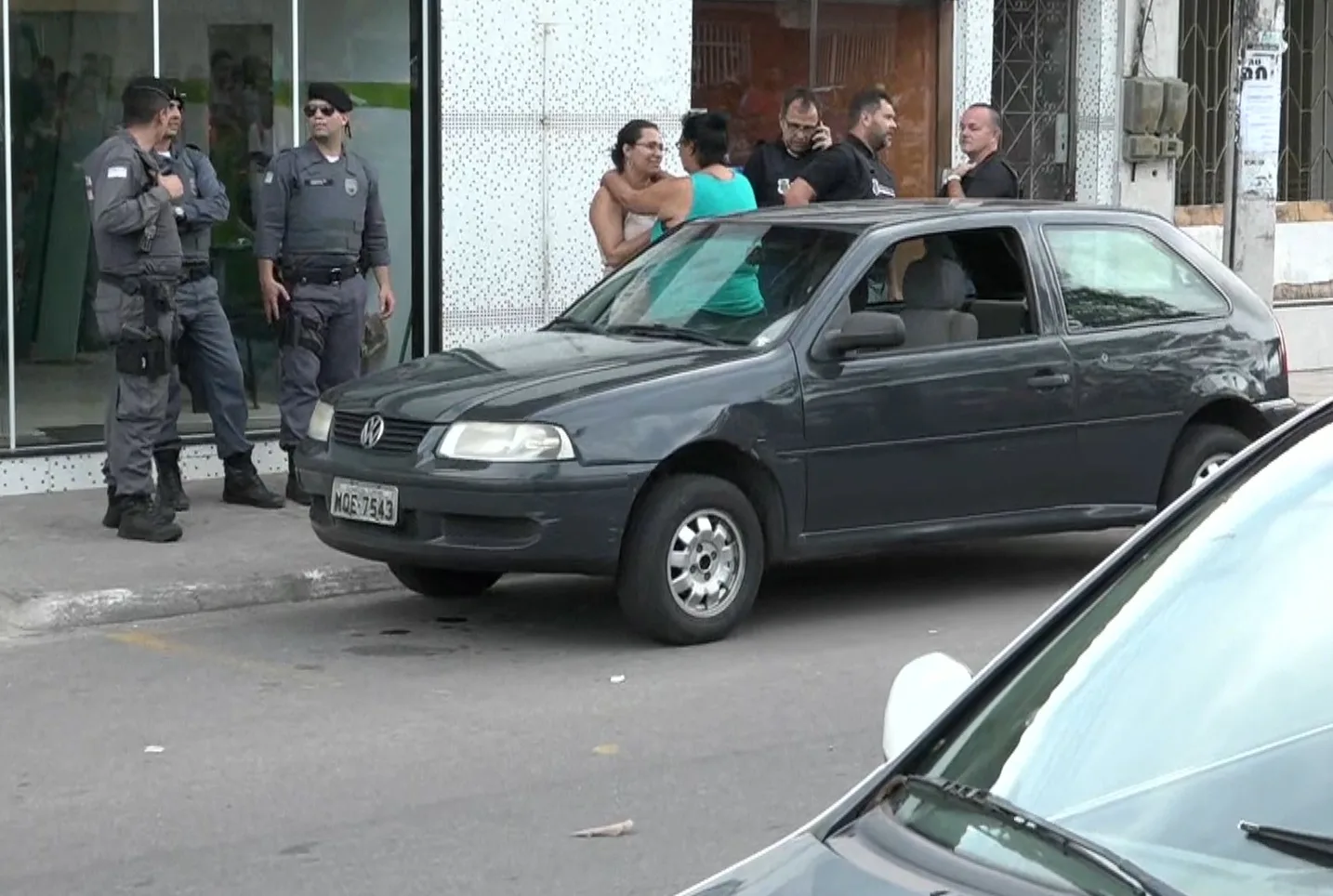 Homem é morto e outro baleado em bairros vizinhos na Serra