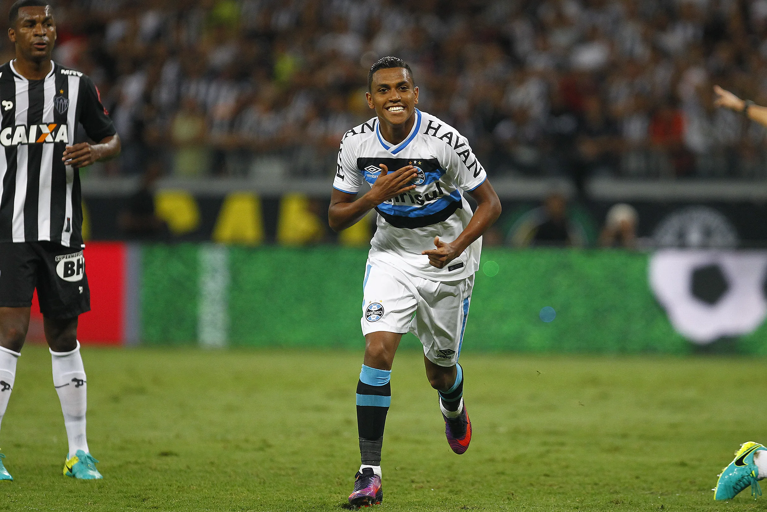 RS – FUTEBOL/COPA DO BRASIL 2016/GREMIO X ATLETICO-MG – ESPORTES – Lance da partida entre Atletico-MG e Gremio disputada na noite desta quarta-feira no Mineirao valida pela final da Copa do Brasil 2016. FOTO: LUCAS UEBEL/GREMIO FBPA