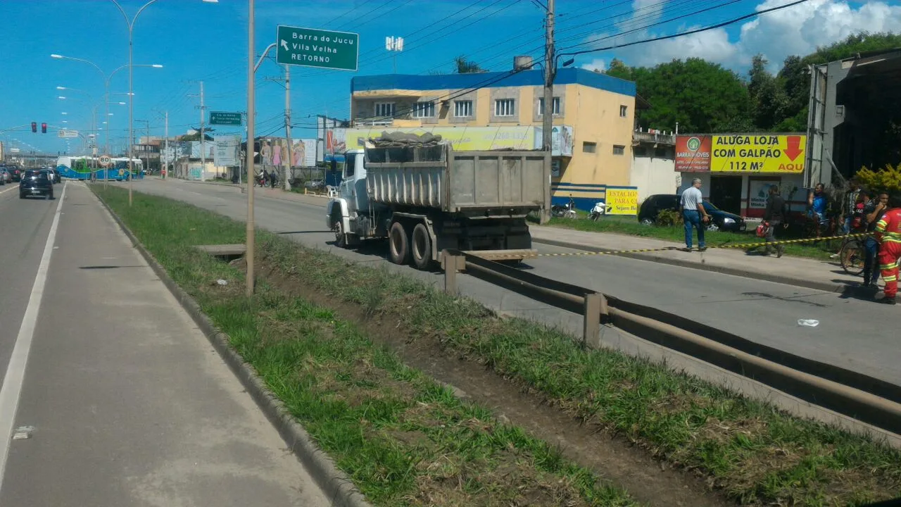 Mulher é atropelada e morre na frente da filha de 7 anos em Vila Velha