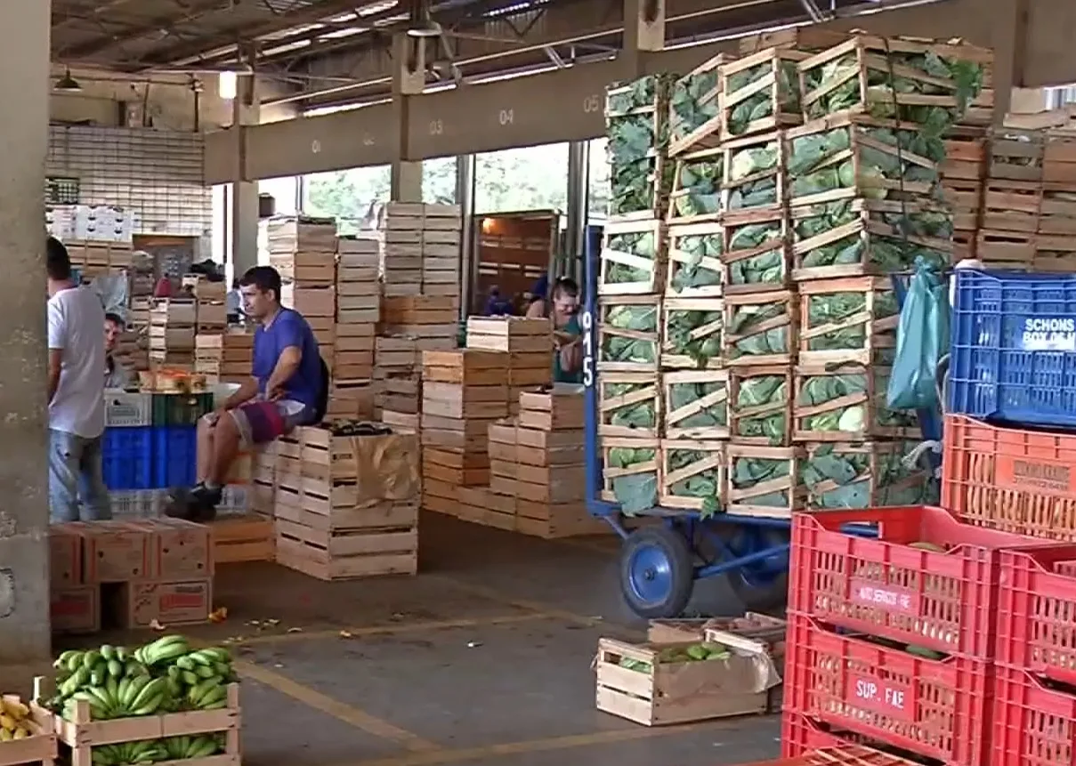 Greve dos caminhoneiros: Abastecimento nos postos e funcionamento normalizado na Ceasa