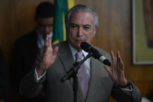 Senadores mostram a Temer 'fatura' do impeachment