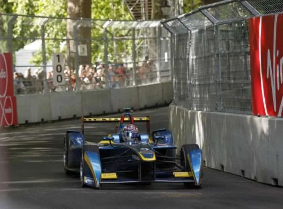 Buemi vence em Londres e esquenta briga com brasileiros por título da Fórmula E